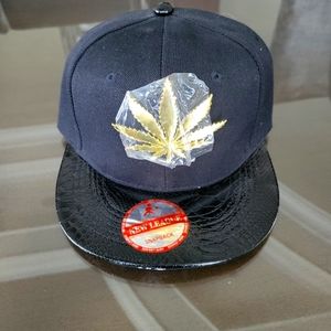 NWT New League Snapback Black & Gold Leaf Marijuana Adjustable Baseball Cap Hat